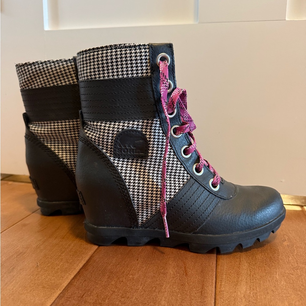 Sorel Black and Pink Houndstooth Kids Boots